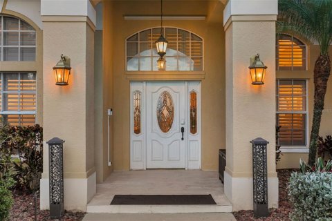 Casa en venta en Tampa, Florida, 5 dormitorios, 402.92 m2 № 2210783 - foto 13