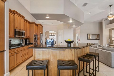 Casa en venta en Tampa, Florida, 5 dormitorios, 402.92 m2 № 2210783 - foto 25