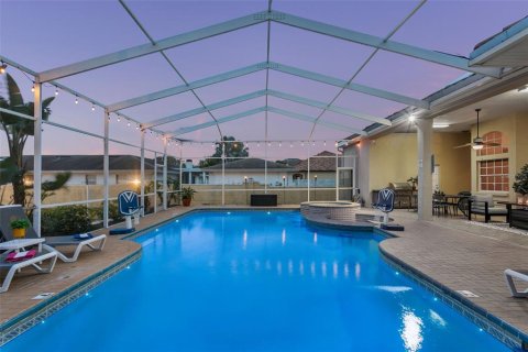 Casa en venta en Tampa, Florida, 5 dormitorios, 402.92 m2 № 2210783 - foto 5