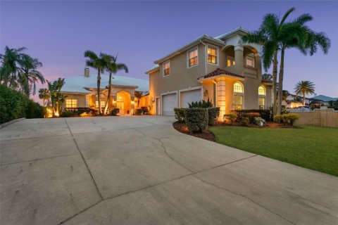 Casa en venta en Tampa, Florida, 5 dormitorios, 402.92 m2 № 2210783 - foto 4