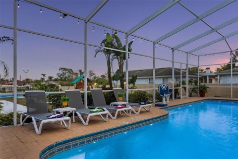 Casa en venta en Tampa, Florida, 5 dormitorios, 402.92 m2 № 2210783 - foto 7