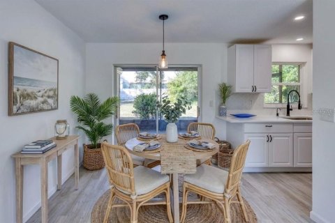 House in Clearwater, Florida 2 bedrooms, 76.37 sq.m. № 2290558 - photo 5