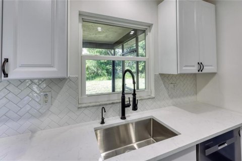 House in Clearwater, Florida 2 bedrooms, 76.37 sq.m. № 2290558 - photo 9