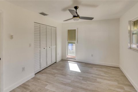 House in Clearwater, Florida 2 bedrooms, 76.37 sq.m. № 2290558 - photo 10