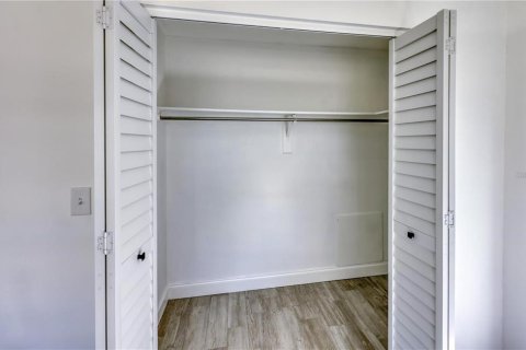 House in Clearwater, Florida 2 bedrooms, 76.37 sq.m. № 2290558 - photo 11
