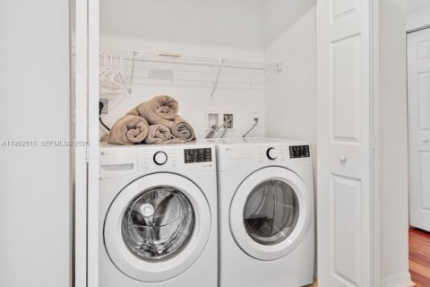 Condo in Palm Beach Gardens, Florida, 3 bedrooms № 2030951 - photo 20