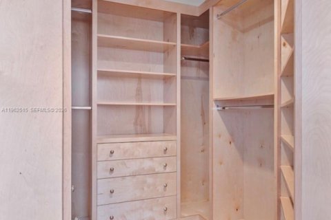 Condo in Palm Beach Gardens, Florida, 3 bedrooms № 2030951 - photo 8