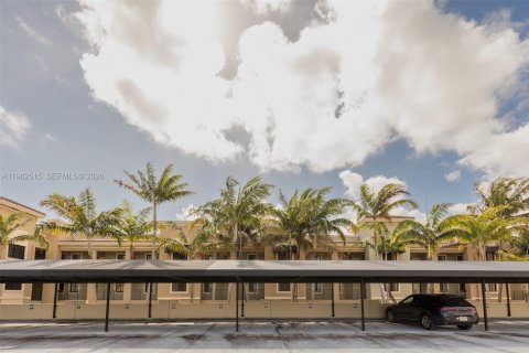 Condo in Palm Beach Gardens, Florida, 3 bedrooms № 2030951 - photo 23