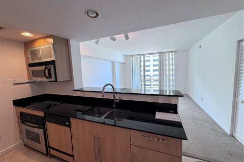 Condominio en alquiler en Miami, Florida, 47.1 m2 № 1957657 - foto 3