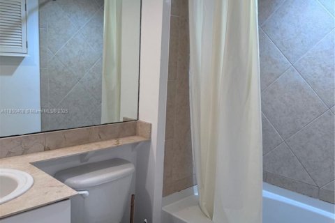 Condominio en alquiler en Miami, Florida, 47.1 m2 № 1957657 - foto 5