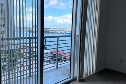 Condominio en alquiler en Miami, Florida, 47.1 m2 № 1957657 - foto 1