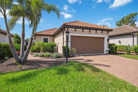 House in Sarasota, Florida 2 bedrooms, 156.26 sq.m. № 1761976 - photo 1