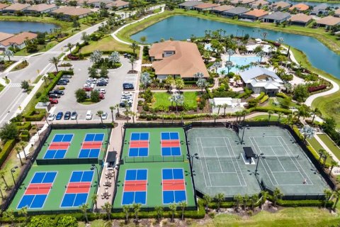 House in Sarasota, Florida 2 bedrooms, 156.26 sq.m. № 1761976 - photo 19
