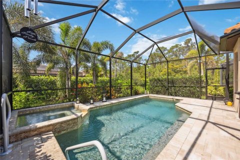 House in Sarasota, Florida 2 bedrooms, 156.26 sq.m. № 1761976 - photo 5