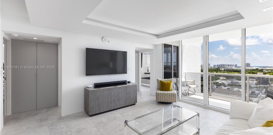 Condominio en Miami Beach, Florida, 2 dormitorios № 1854903