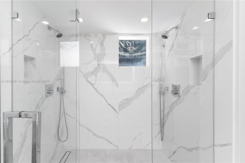 Condominio en venta en Miami Beach, Florida, 2 dormitorios, 105.91 m2 № 1854903 - foto 11