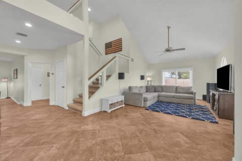 Casa en venta en Palm City, Florida, 4 dormitorios, 354.61 m2 № 2078297 - foto 5