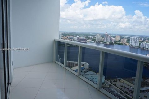 Condominio en alquiler en Sunny Isles Beach, Florida, 2 dormitorios, 116.13 m2 № 2009526 - foto 17