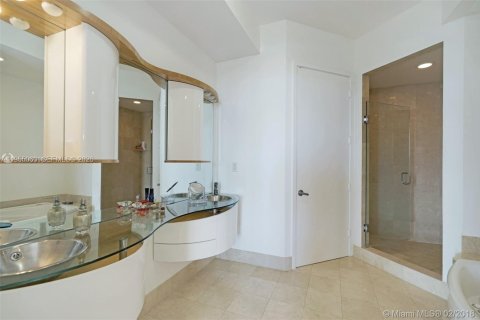 Condominio en alquiler en Sunny Isles Beach, Florida, 2 dormitorios, 116.13 m2 № 2009526 - foto 10
