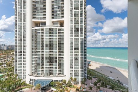 Condominio en alquiler en Sunny Isles Beach, Florida, 2 dormitorios, 116.13 m2 № 2009526 - foto 2