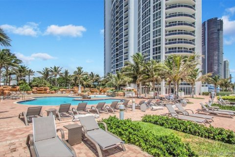 Condominio en alquiler en Sunny Isles Beach, Florida, 2 dormitorios, 116.13 m2 № 2009526 - foto 18