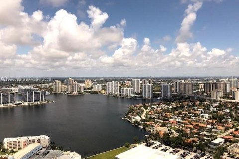 Condominio en alquiler en Sunny Isles Beach, Florida, 2 dormitorios, 116.13 m2 № 2009526 - foto 23