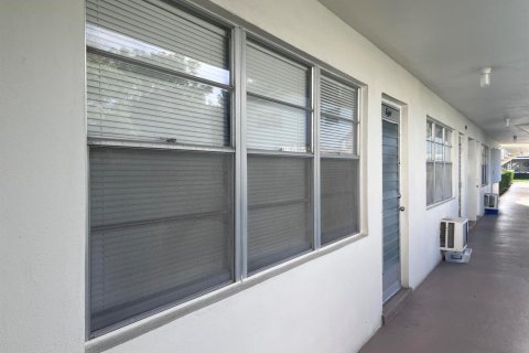 Copropriété à louer à West Palm Beach, Floride: 1 chambre, 63.55 m2 № 2401399 - photo 3