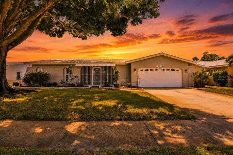 Villa ou maison à Seminole, Floride 4 chambres, 175.86 m2 № 2330167
