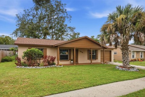 Villa ou maison à Casselberry, Floride 3 chambres, 92.9 m2 № 2402733