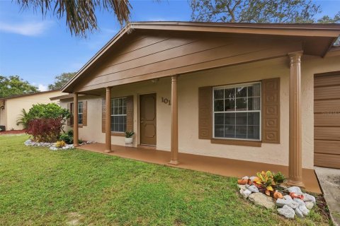 Villa ou maison à vendre à Casselberry, Floride: 3 chambres, 92.9 m2 № 2402733 - photo 4