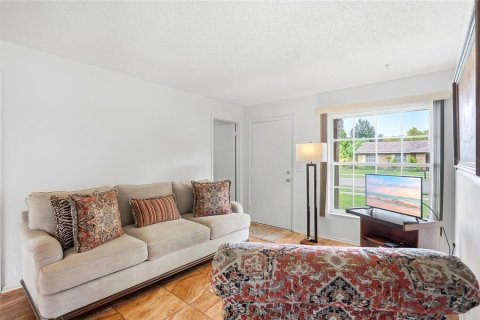 Villa ou maison à vendre à Casselberry, Floride: 3 chambres, 92.9 m2 № 2402733 - photo 8