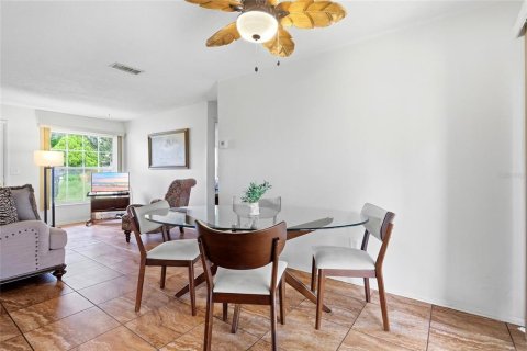 Villa ou maison à vendre à Casselberry, Floride: 3 chambres, 92.9 m2 № 2402733 - photo 10