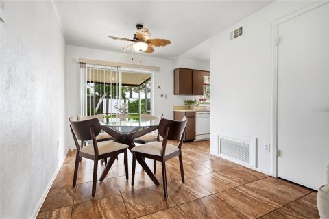 Villa ou maison à vendre à Casselberry, Floride: 3 chambres, 92.9 m2 № 2402733 - photo 12