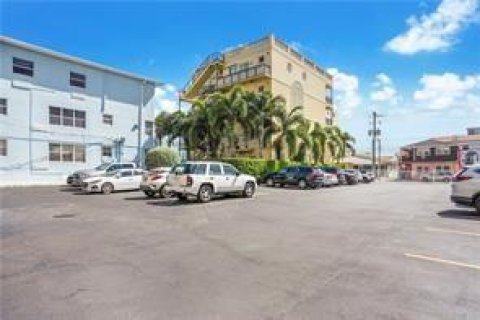 Condominio en venta en Hollywood, Florida, 1 dormitorio, 65.03 m2 № 2182068 - foto 15