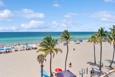 Condominio en Hollywood, Florida, 1 dormitorio № 2182068