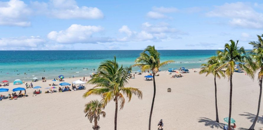 Condominio en Hollywood, Florida, 1 dormitorio  № 2182068