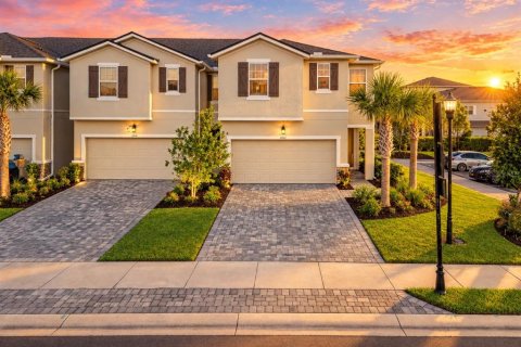Touwnhouse à Lutz, Floride 4 chambres, 240.25 m2 № 2421842