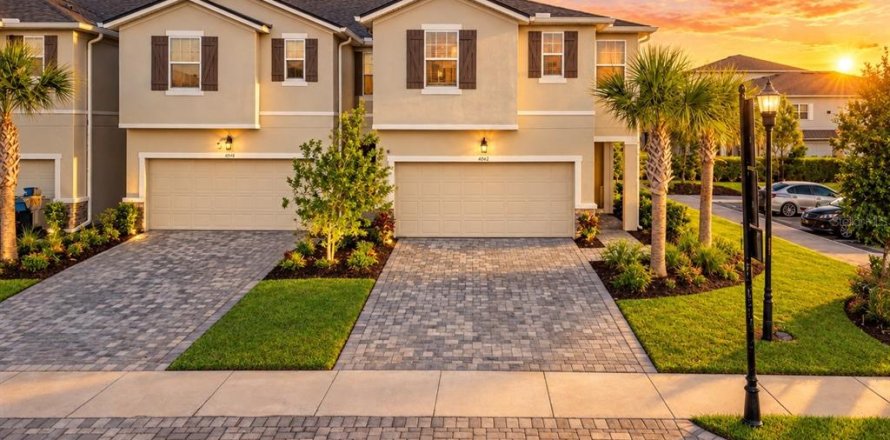 Touwnhouse à Lutz, Floride 4 chambres, 240.25 m2 № 2421842