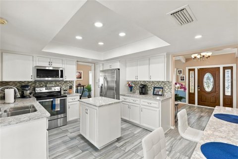Casa en venta en Clearwater, Florida, 4 dormitorios, 209.87 m2 № 2416343 - foto 15