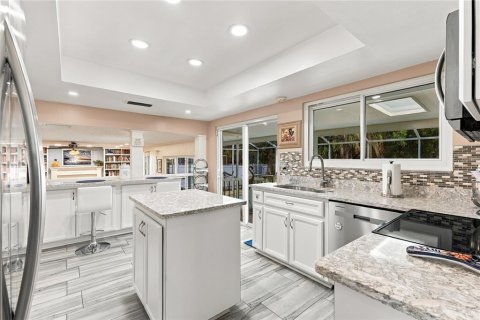 Casa en venta en Clearwater, Florida, 4 dormitorios, 209.87 m2 № 2416343 - foto 13