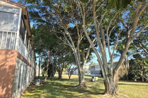 Copropriété à vendre à Margate, Floride: 2 chambres, 91.97 m2 № 2028488 - photo 14