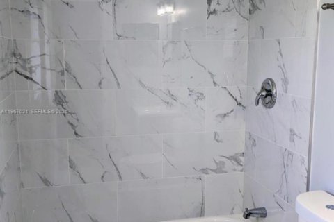 Copropriété à vendre à Margate, Floride: 2 chambres, 91.97 m2 № 2028488 - photo 9