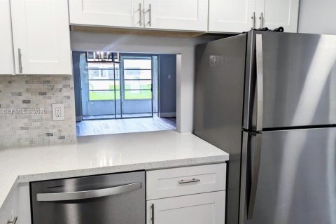 Copropriété à vendre à Margate, Floride: 2 chambres, 91.97 m2 № 2028488 - photo 3