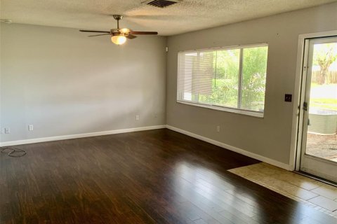 Casa en venta en Saint Petersburg, Florida, 3 dormitorios, 119.66 m2 № 2236104 - foto 2