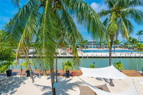Casa en venta en Islamorada, Village of Islands, Florida, 3 dormitorios, 165.92 m2 № 2081231 - foto 28