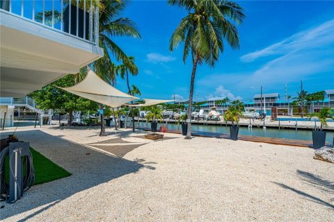 Casa en venta en Islamorada, Village of Islands, Florida, 3 dormitorios, 165.92 m2 № 2081231 - foto 19