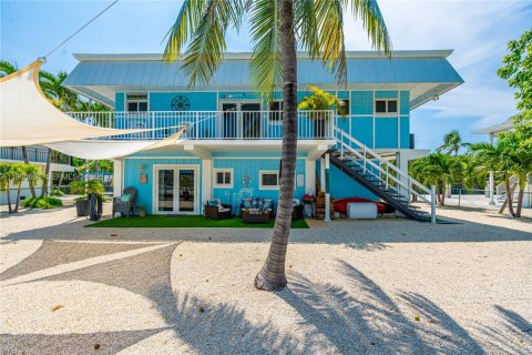 Casa en venta en Islamorada, Village of Islands, Florida, 3 dormitorios, 165.92 m2 № 2081231 - foto 4
