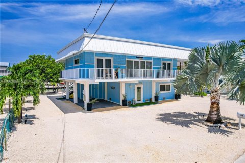 Casa en venta en Islamorada, Village of Islands, Florida, 3 dormitorios, 165.92 m2 № 2081231 - foto 9