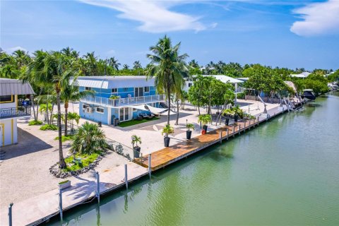 Casa en venta en Islamorada, Village of Islands, Florida, 3 dormitorios, 165.92 m2 № 2081231 - foto 15