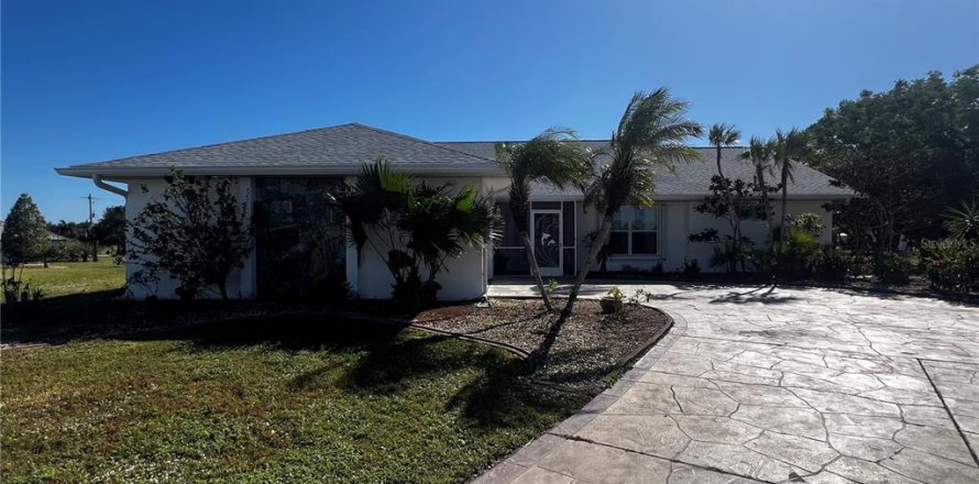 Casa en Punta Gorda, Florida 3 dormitorios, 187.76 m2 № 1555503